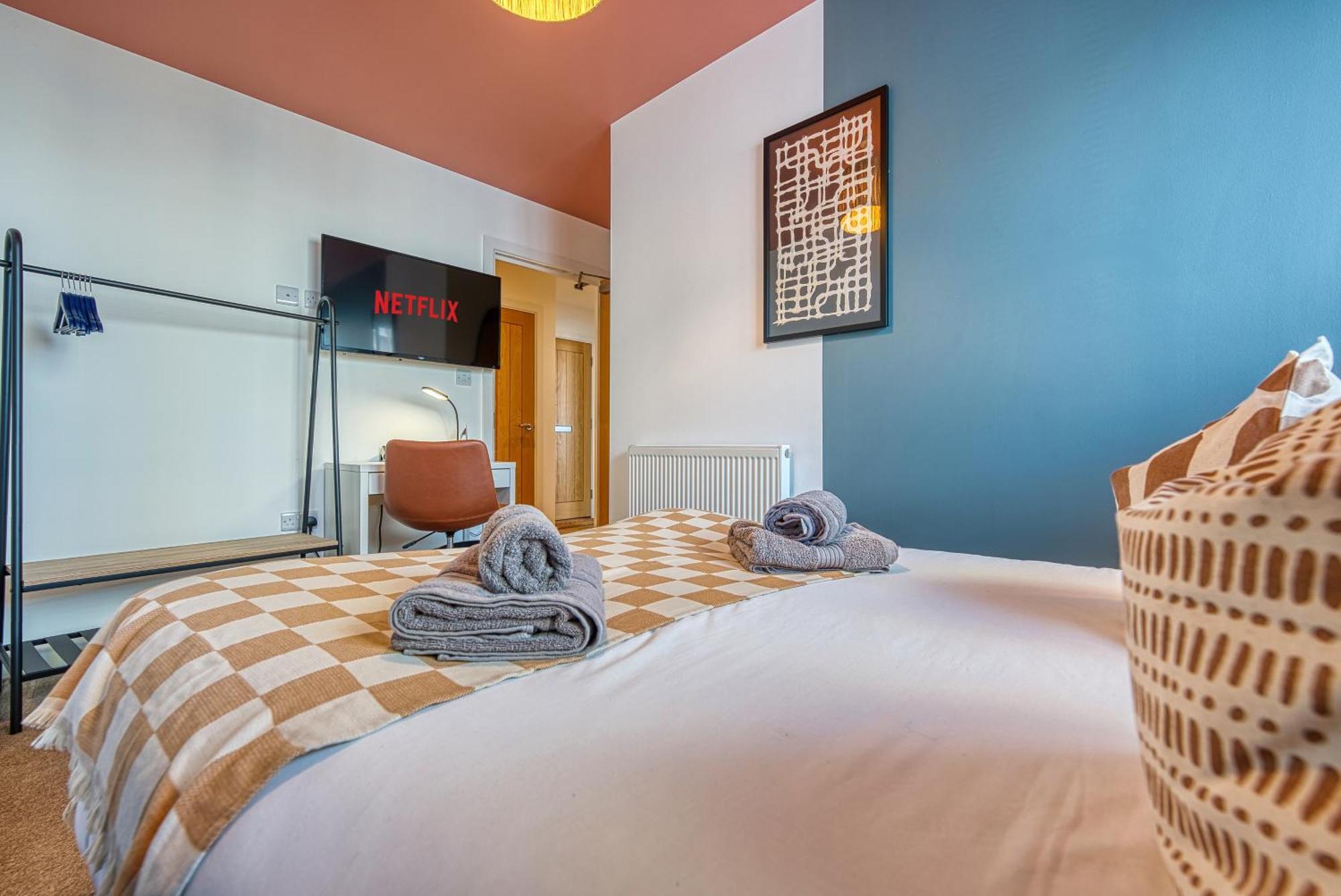 Apartment Blue Puffin Stays: Chic Near Gunwharf Quays &