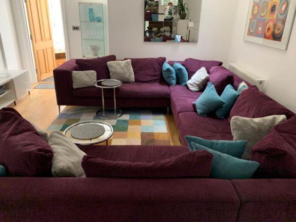Milton Mews - Spacious And Modern 3 Bedroom In Apartment