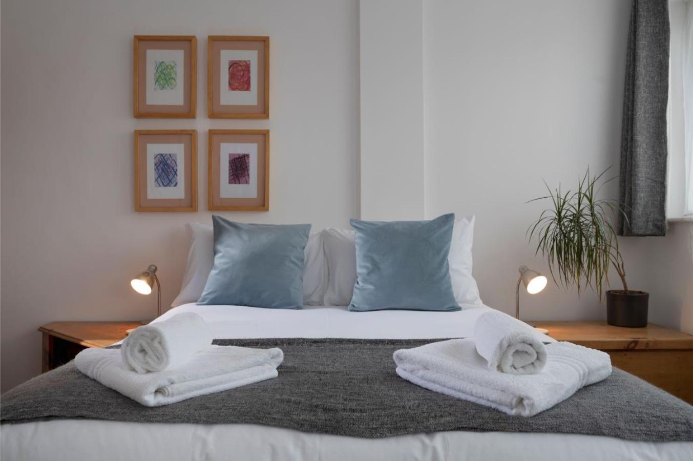 Milton Mews - Spacious And Modern 3 Bedroom In