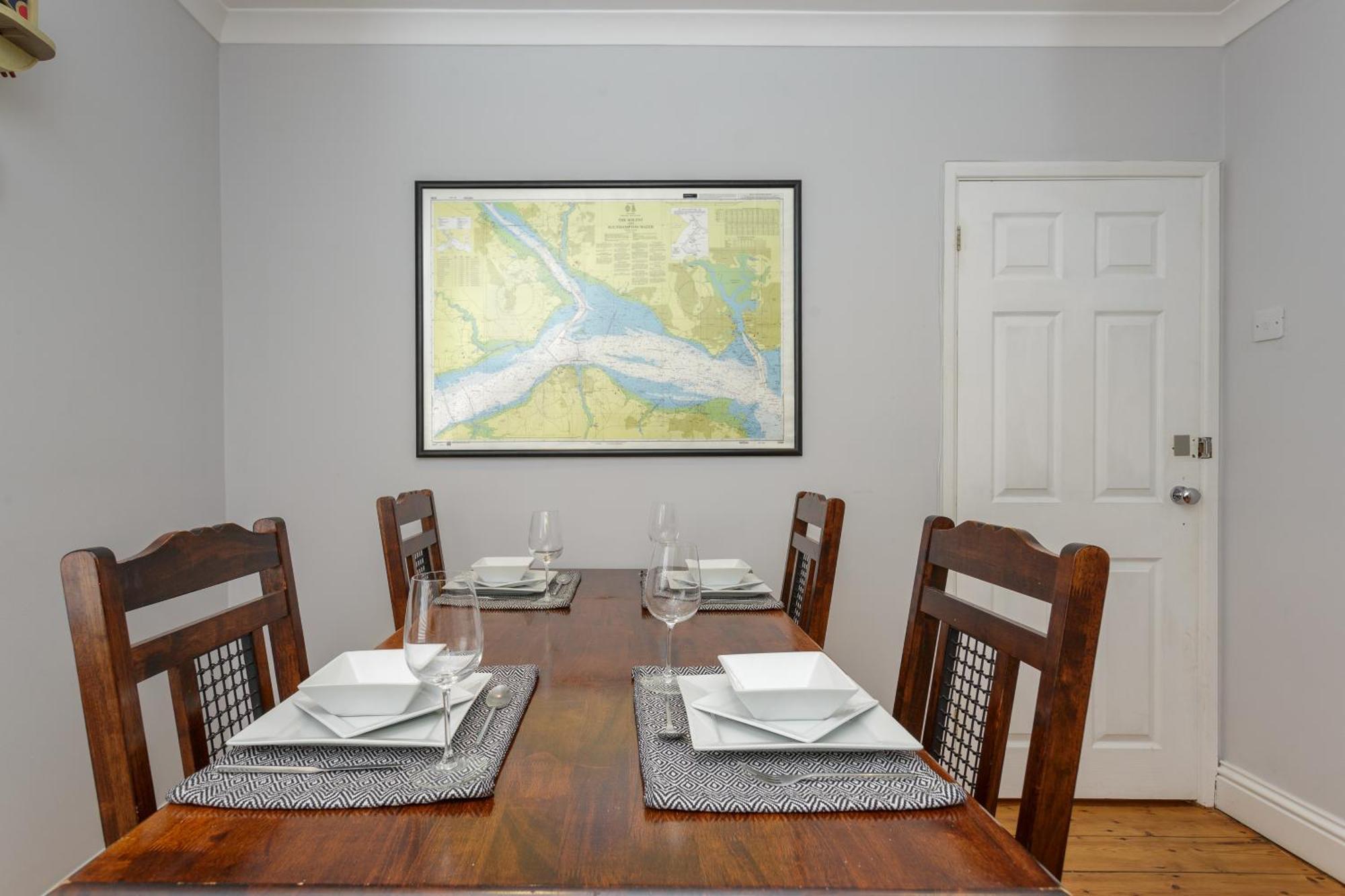 Percy Terrace - Charming 2 Bedroom Town House *