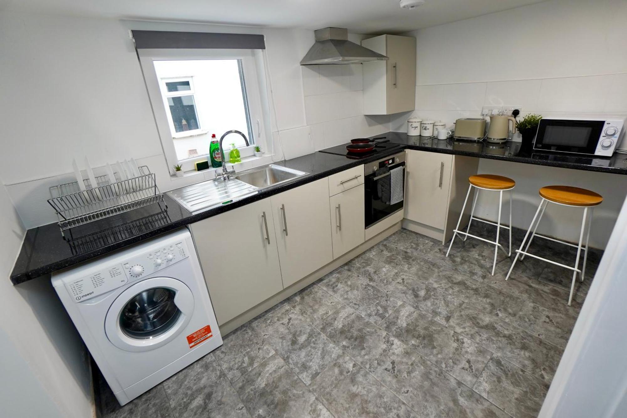 Luxury Flats In Southsea - Free Parking Apartment
