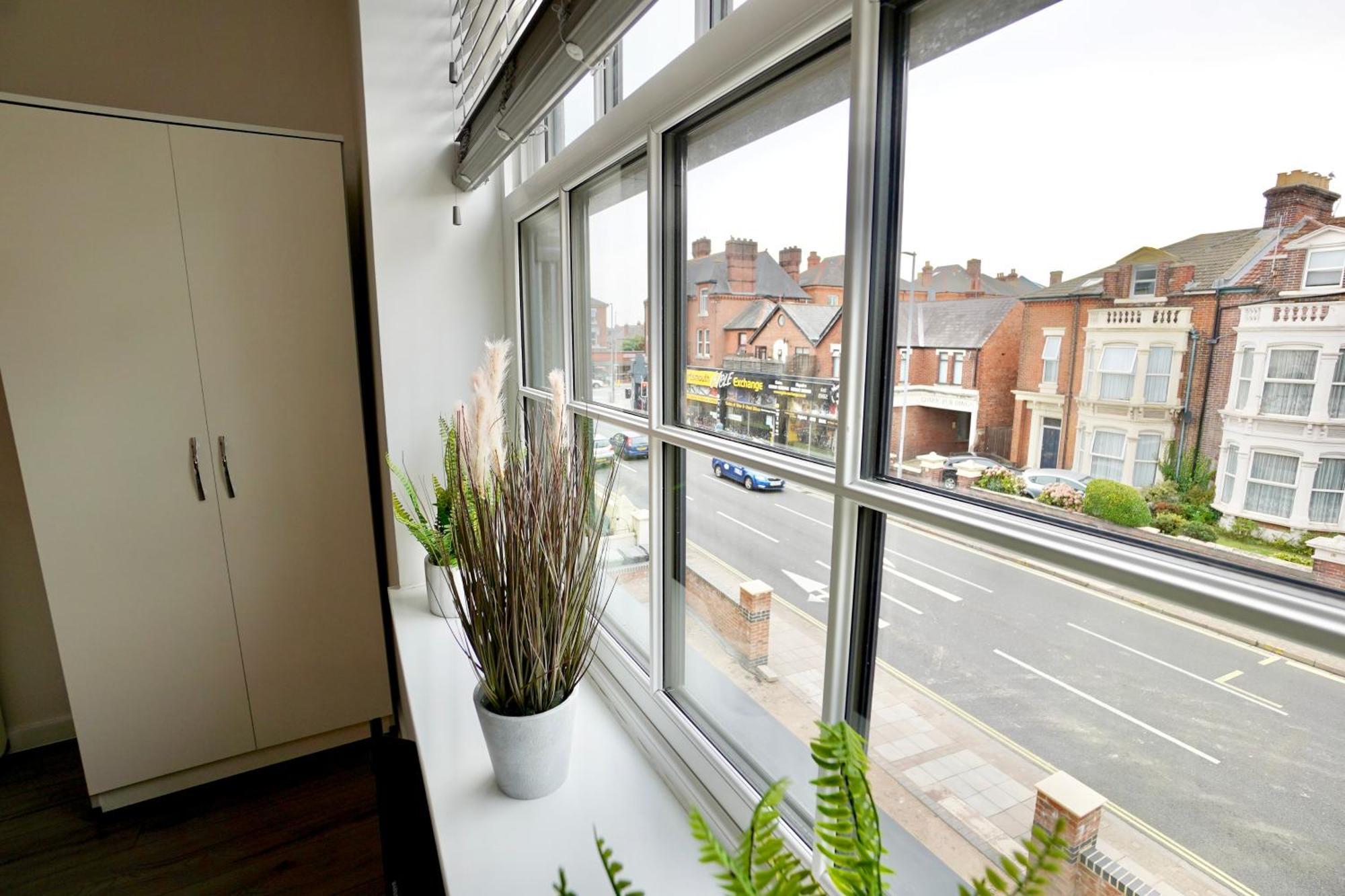 Luxury Flats In Southsea - Free Parking Apartment Portsmouth
