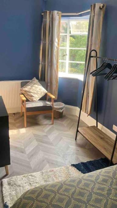Spacious Semi-detached Southsea House, Free Parking On Drive Holiday home Portsmouth