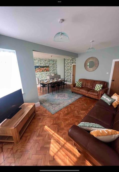 Holiday home Spacious Semi-detached Southsea House, Free Parking On Drive