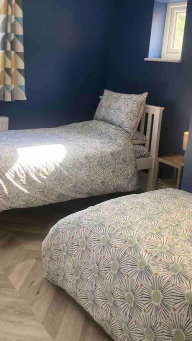 Spacious Semi-detached Southsea House, Free Parking On Drive Holiday home
