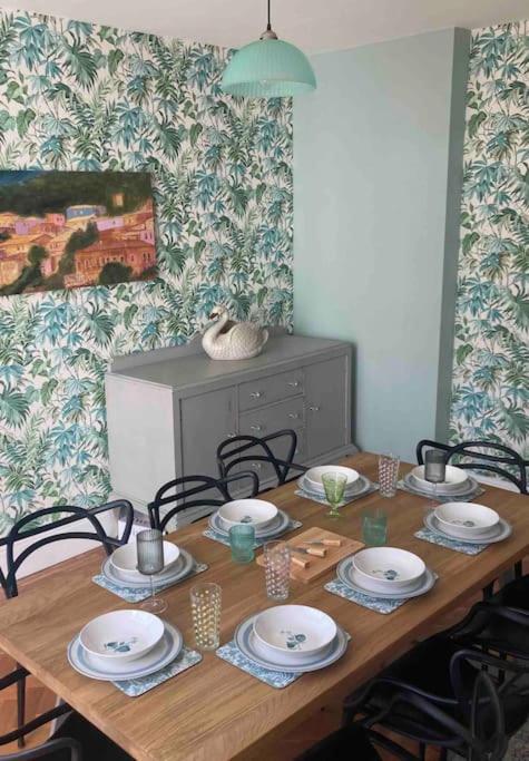 Spacious Semi-detached Southsea House, Free Parking On Drive * Portsmouth