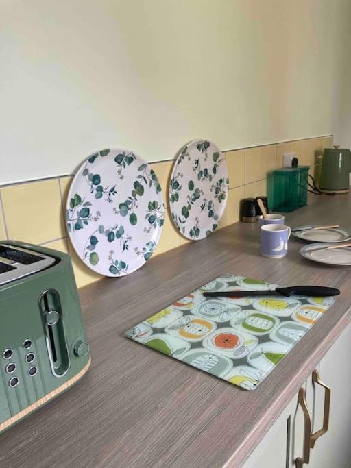 Spacious Semi-detached Southsea House, Free Parking On Drive Portsmouth