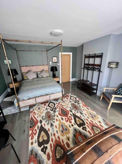 Spacious Semi-detached Southsea House, Free Parking On Drive Holiday home *