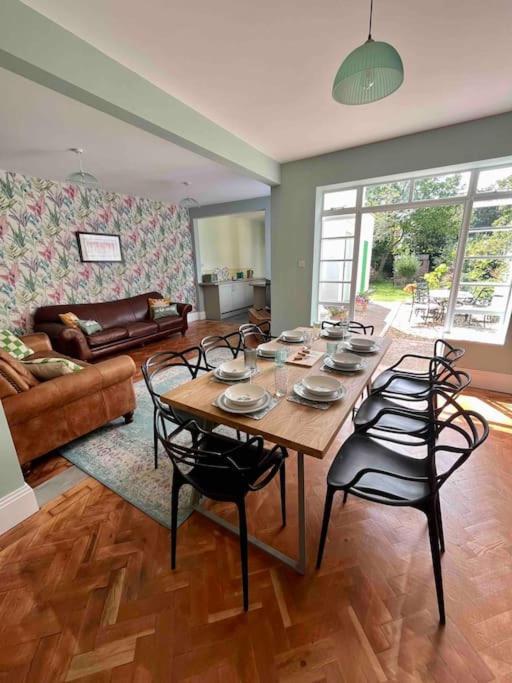 Holiday home Spacious Semi-detached Southsea House, Free Parking On Drive
