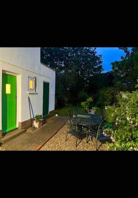 Spacious Semi-detached Southsea House, Free Parking On Drive * Portsmouth