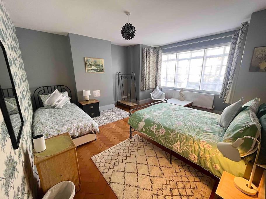 Holiday home Spacious Semi-detached Southsea House, Free Parking On Drive Portsmouth