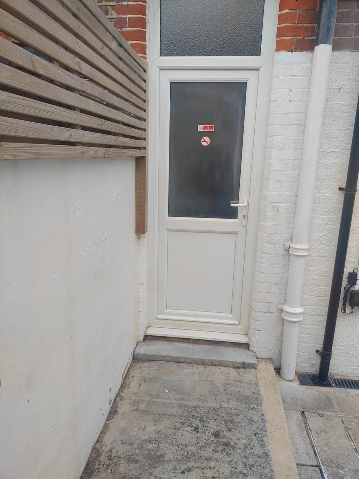 Quality Modern Southsea Garden Sleeps 4 People *