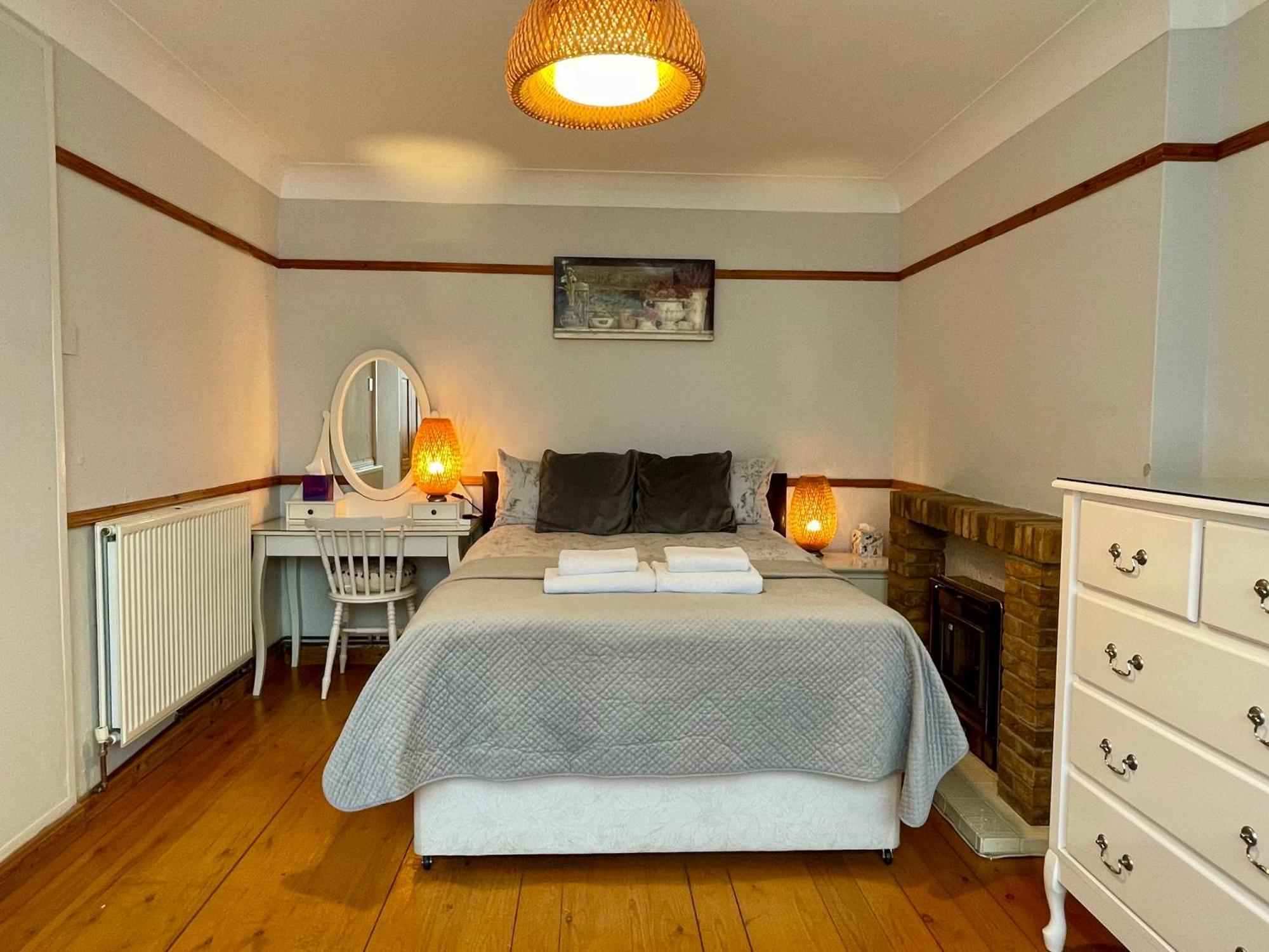 Holiday home Somers House - Pet Friendly & Parking