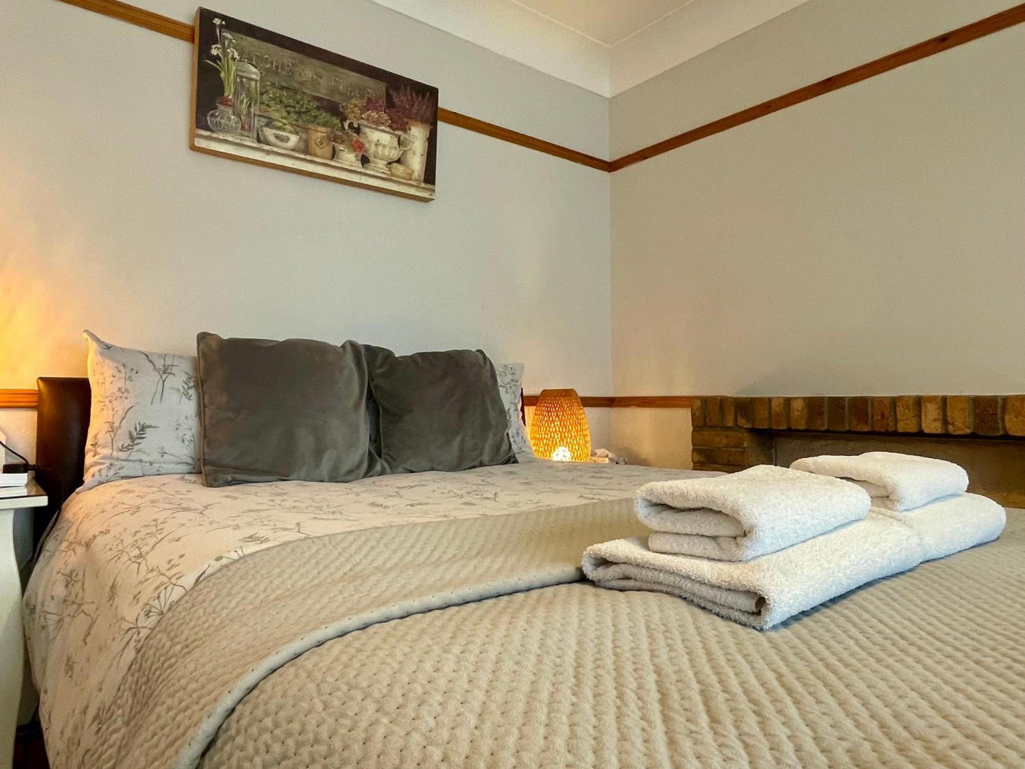 Holiday home Somers House - Pet Friendly & Parking