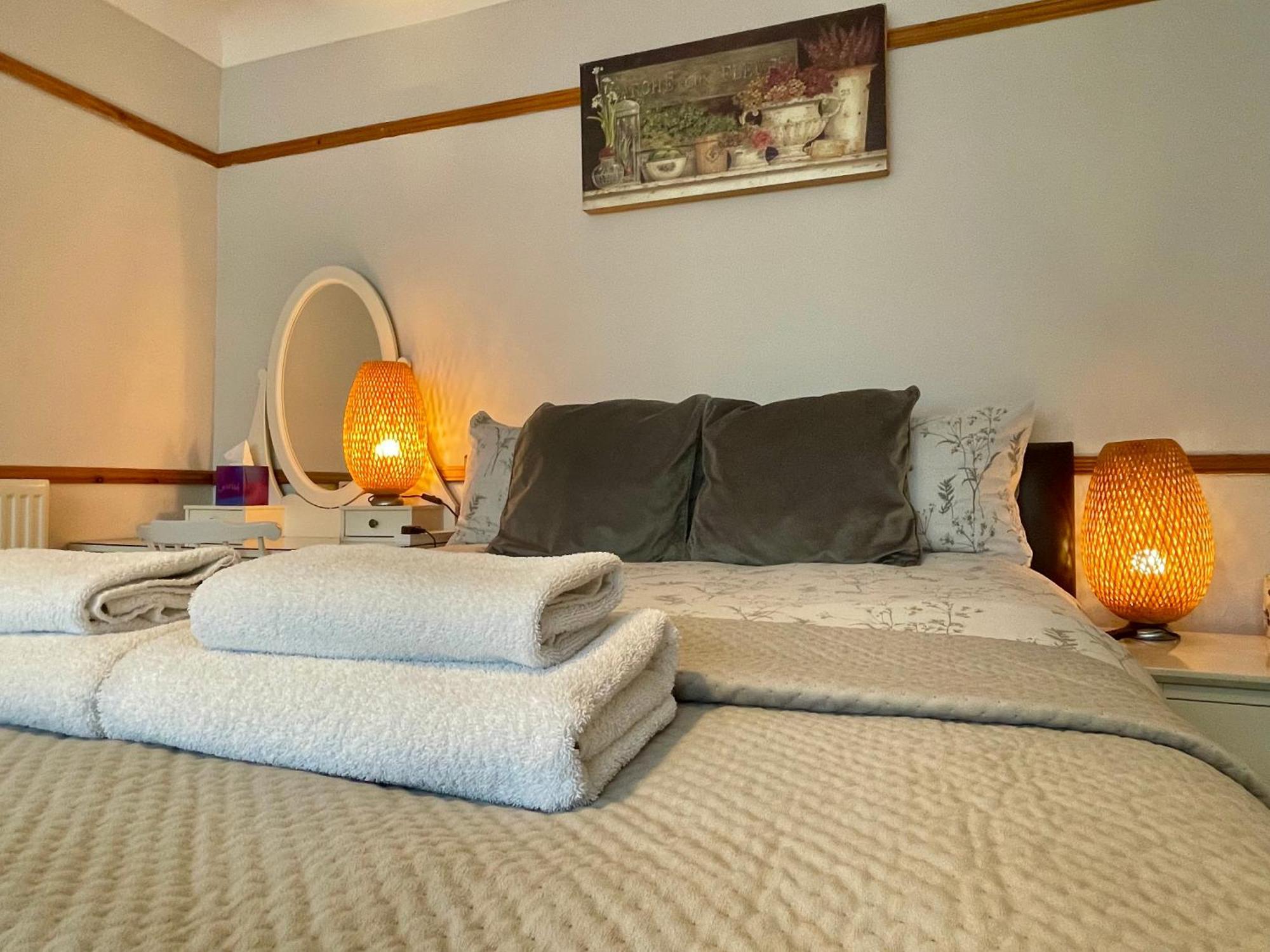 Holiday home Somers House - Pet Friendly & Parking
