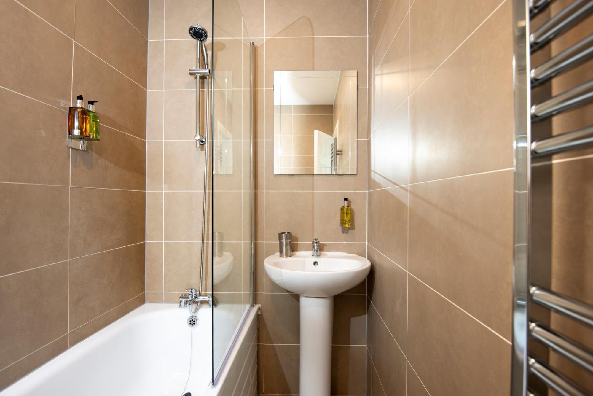 Apartment Francis Hollow - Modern 2 Double Bedroom Garden In Southsea,