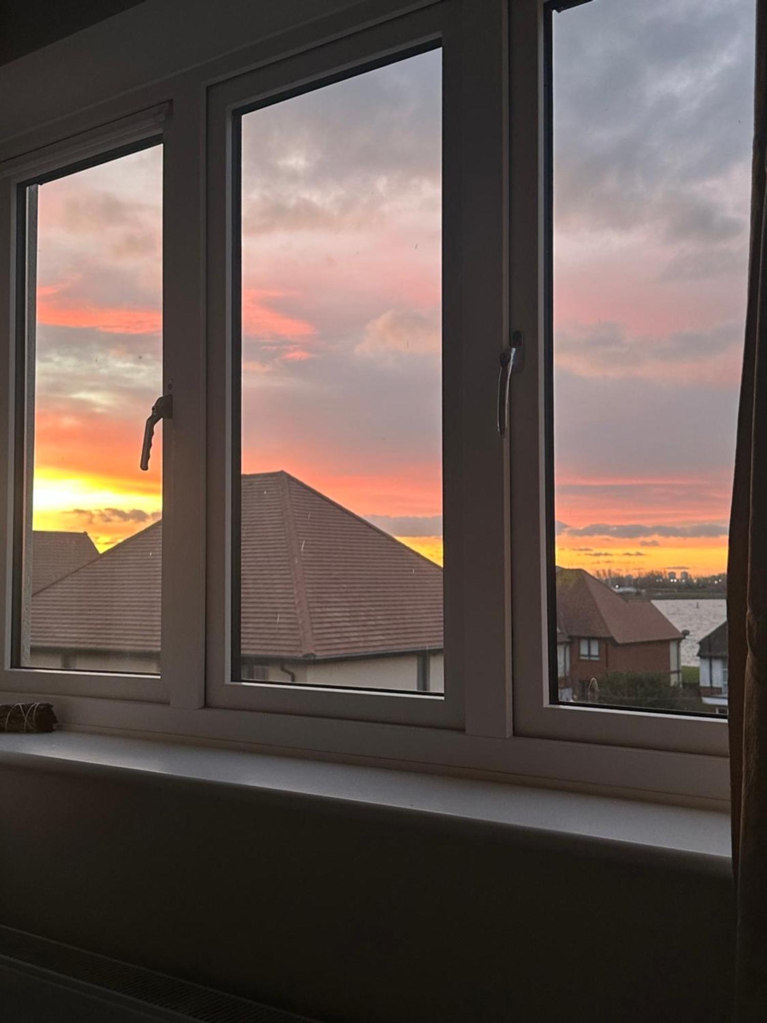 Luxury - Hot Tub - Sea Views - Sleeps 8 Villa Portsmouth