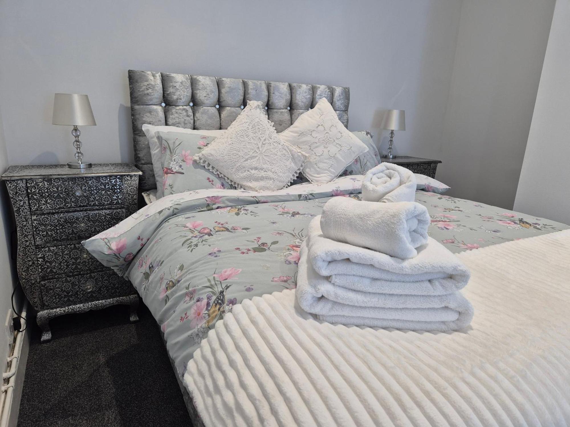 #26a Newly Refurbished Garden Apartment *