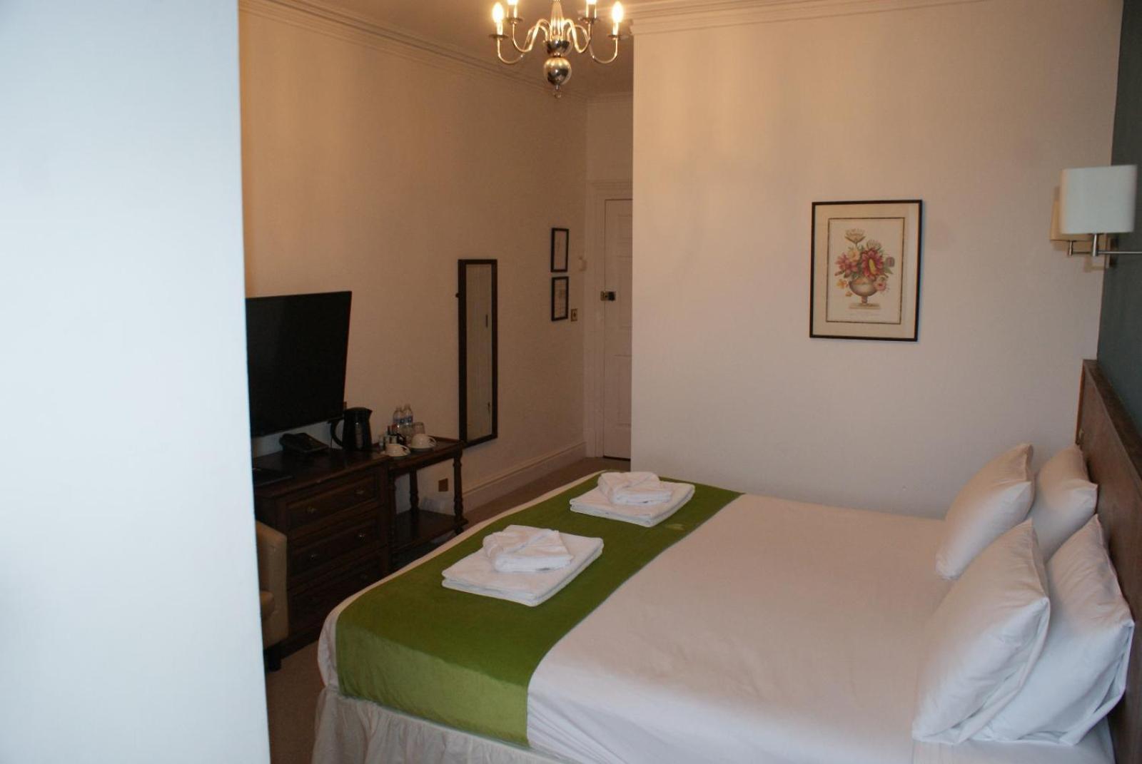Keppels Head Hotel 3*