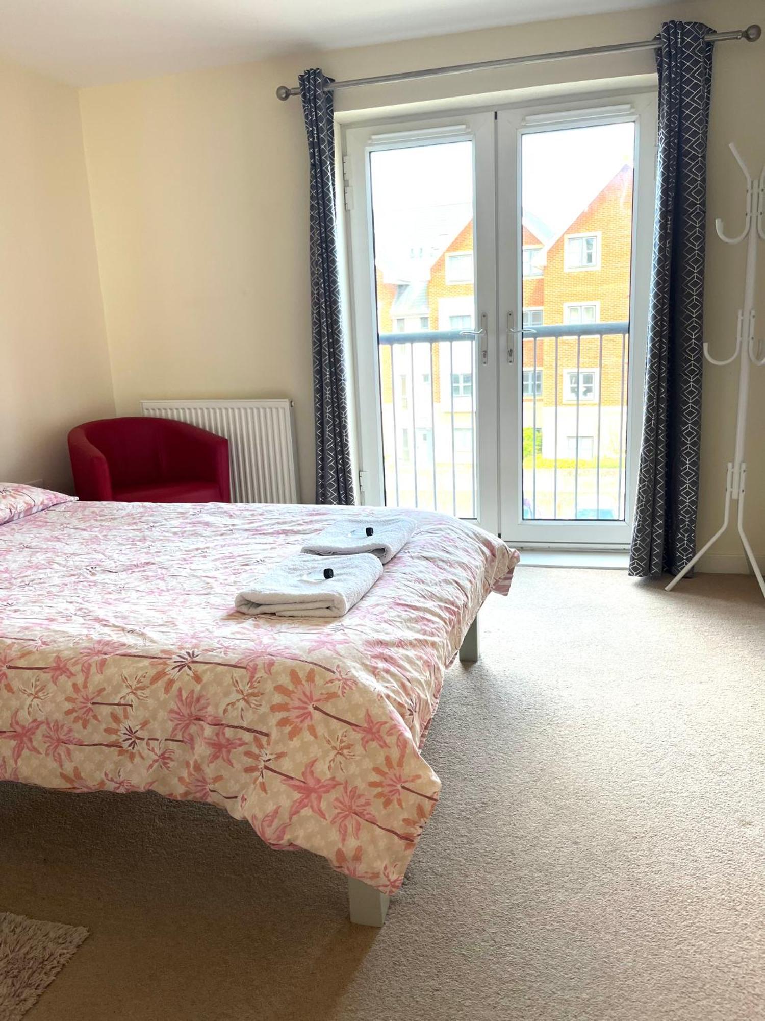 Spacious Two Bedrooms For Business And Apartment