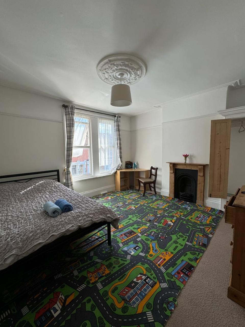 Homestay Double Room Facing Street 1St Floor *