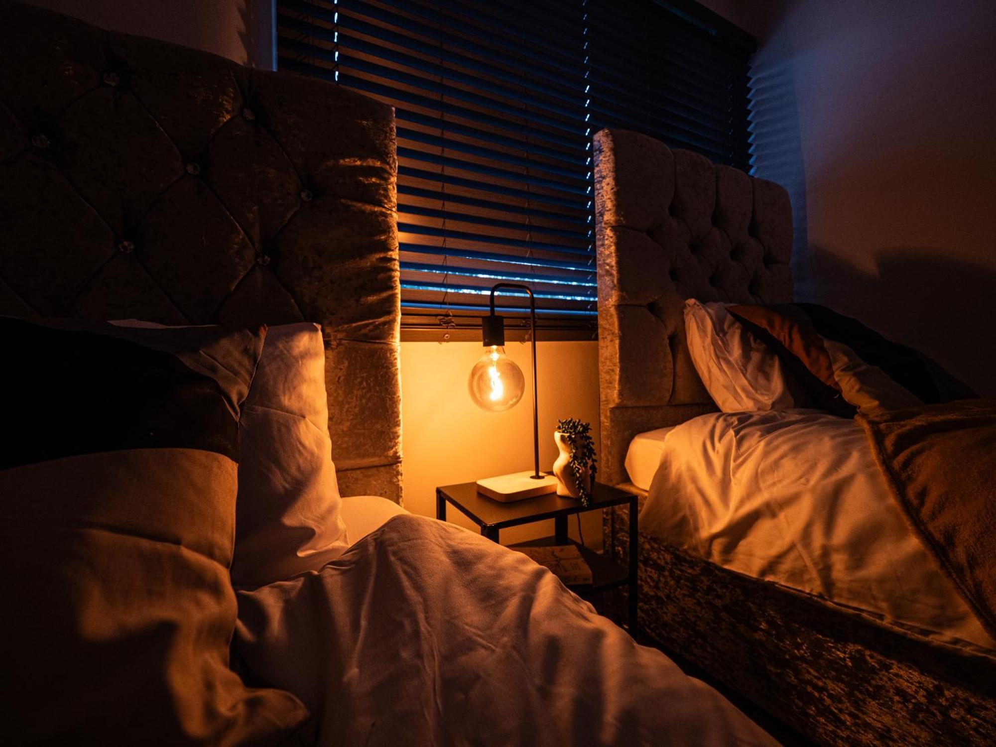 Luxury Seaside Haven- Coastal Comfort, Free Parking Apartment Portsmouth