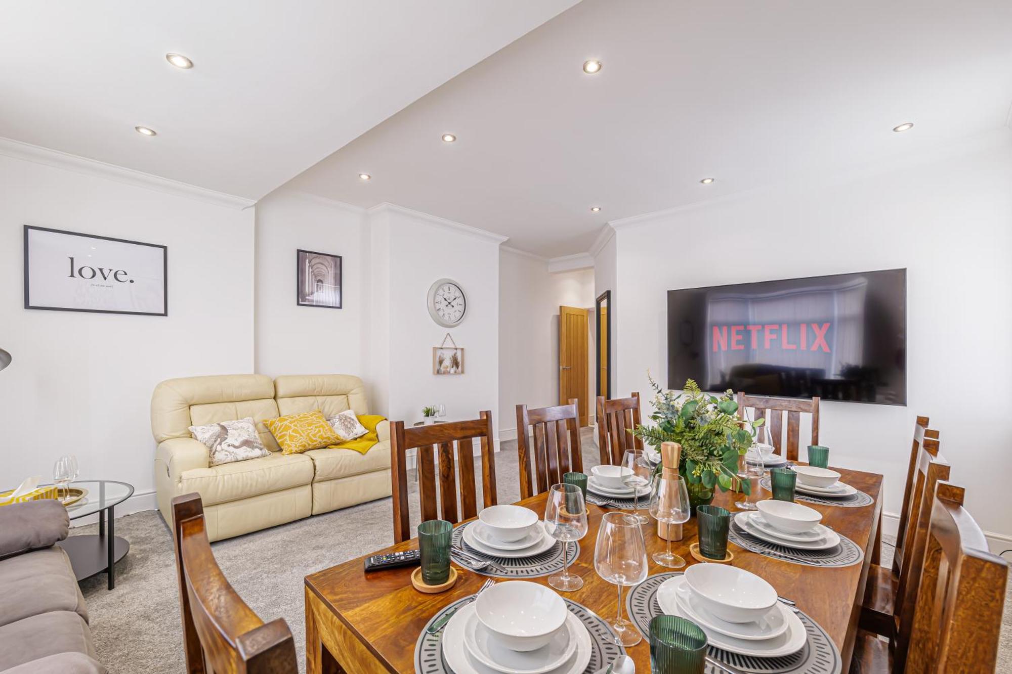 Luxury 4 Bedroom Southsea - Free Parking * Portsmouth