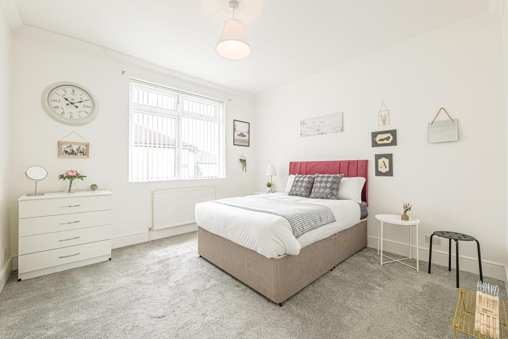 Luxury 4 Bedroom Southsea - Free Parking * Portsmouth