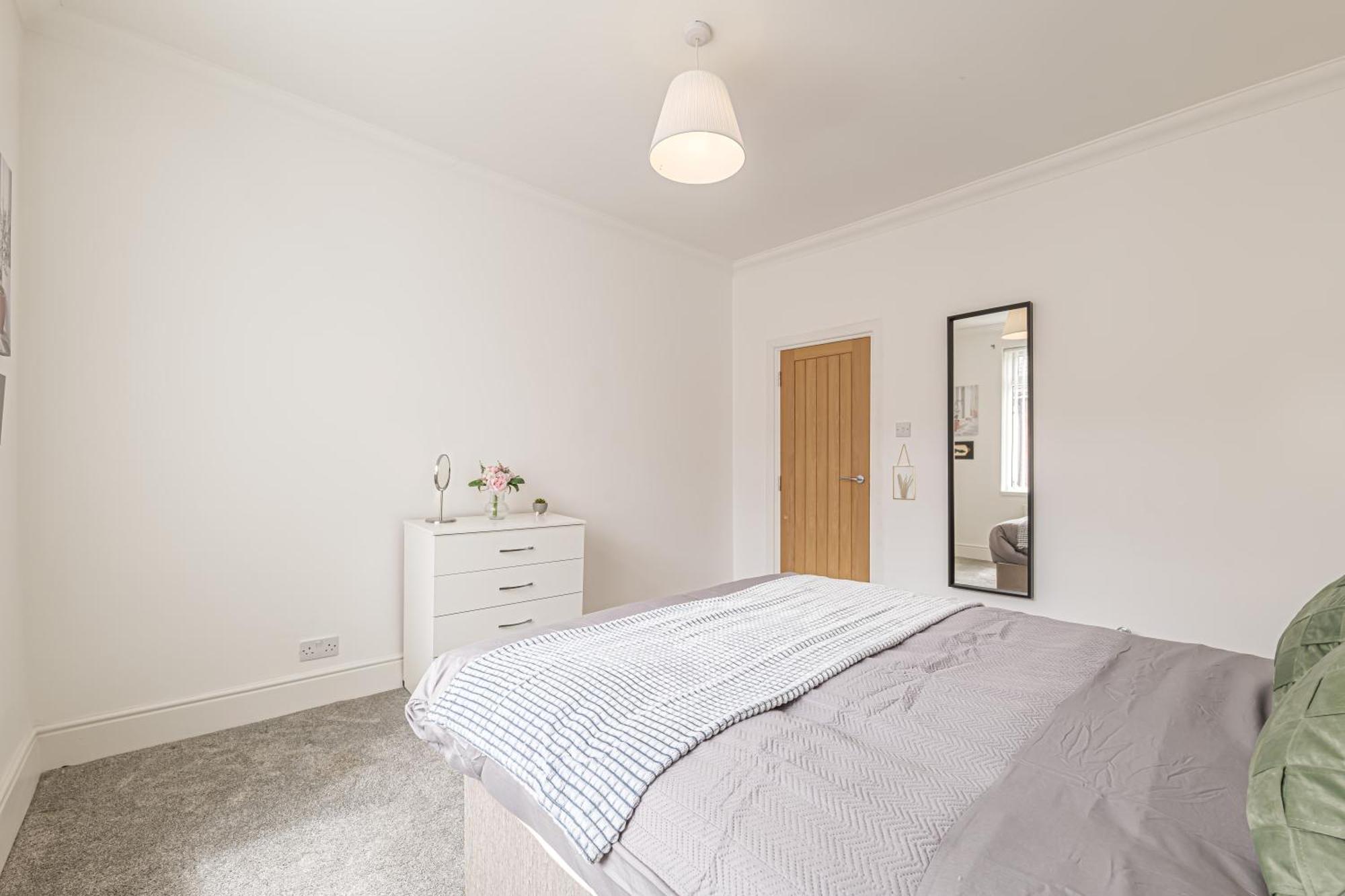 Apartment Luxury 4 Bedroom Southsea - Free Parking Portsmouth