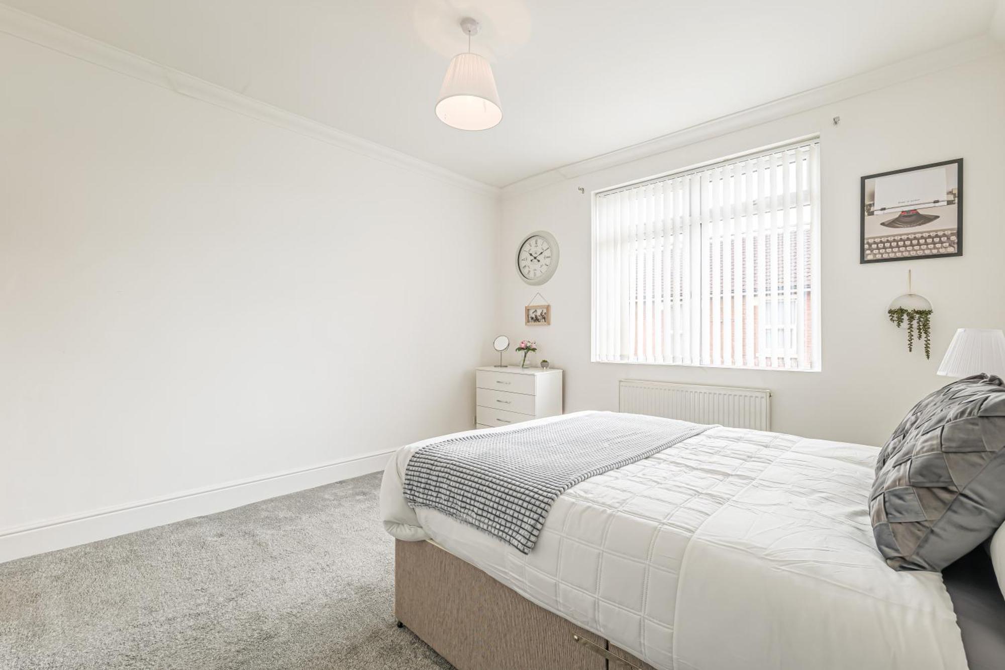 Luxury 4 Bedroom Southsea - Free Parking Apartment