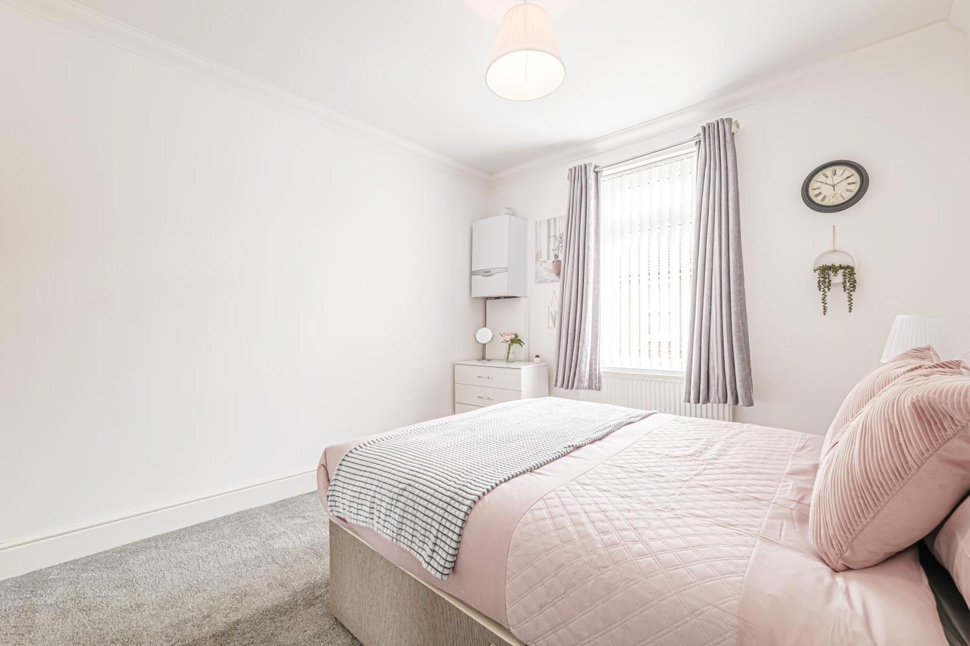 Luxury 4 Bedroom Southsea - Free Parking Apartment