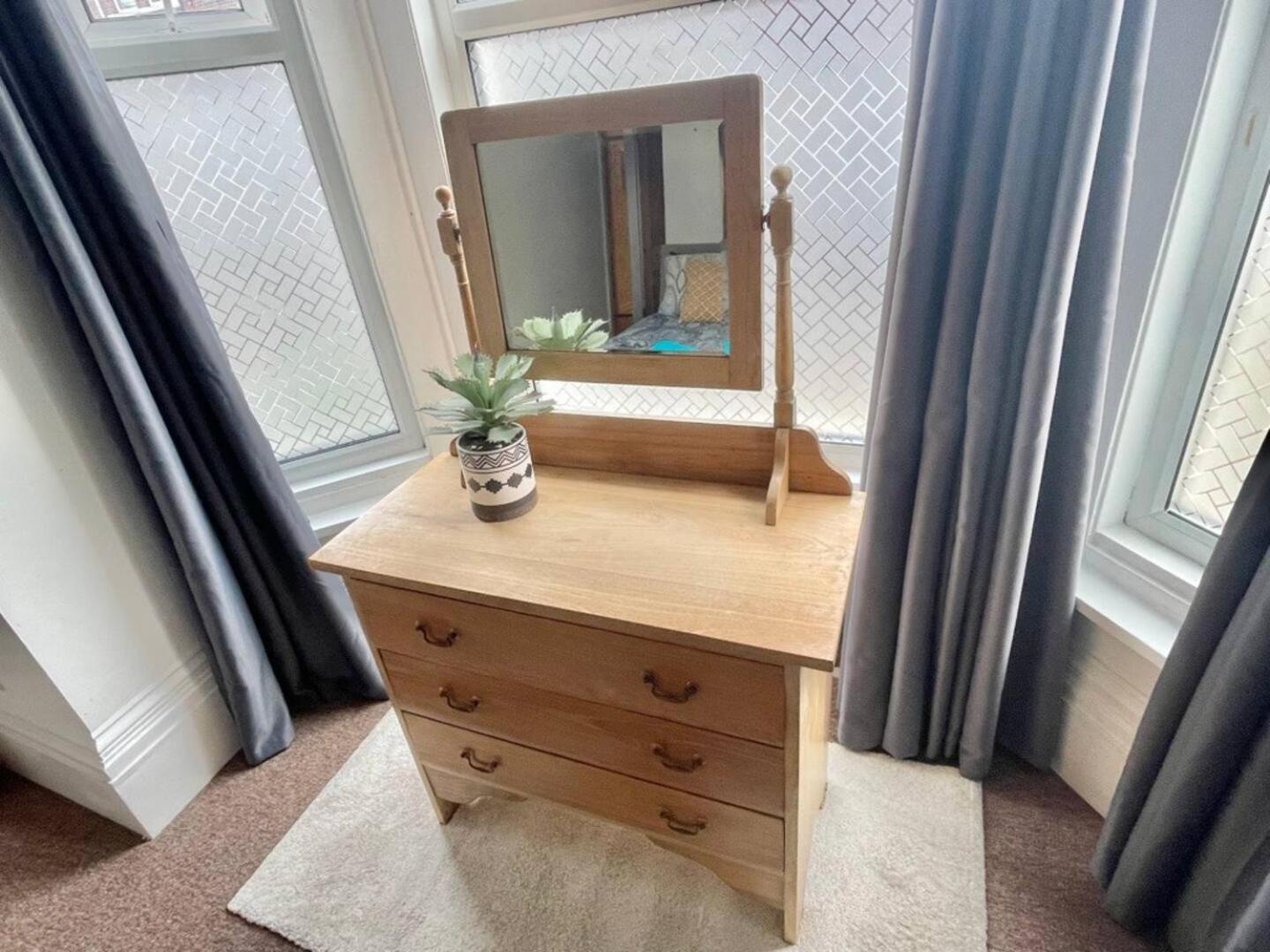 Family Friendly Flat Just Minutes From The Beach! Portsmouth