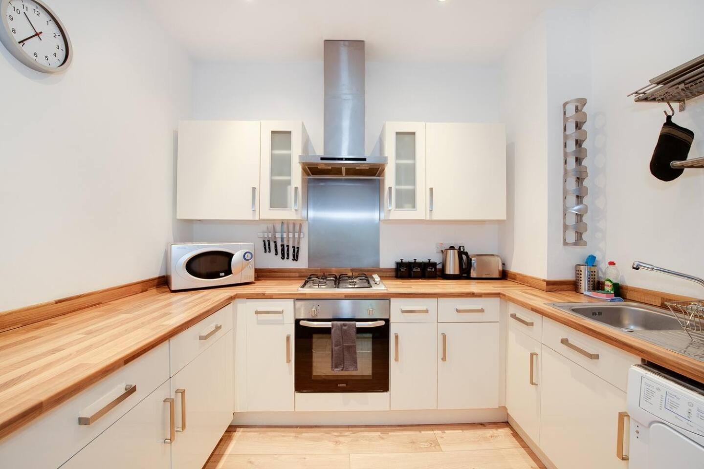 Family Friendly Flat Just Minutes From The Beach! Apartment