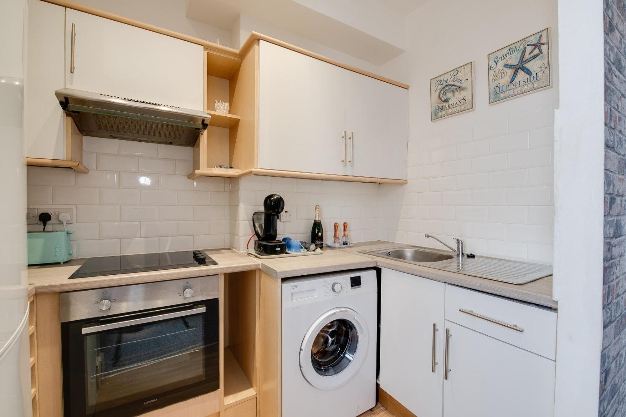 Dockyard Hideaway Nr Gunwharf Quays Apartment
