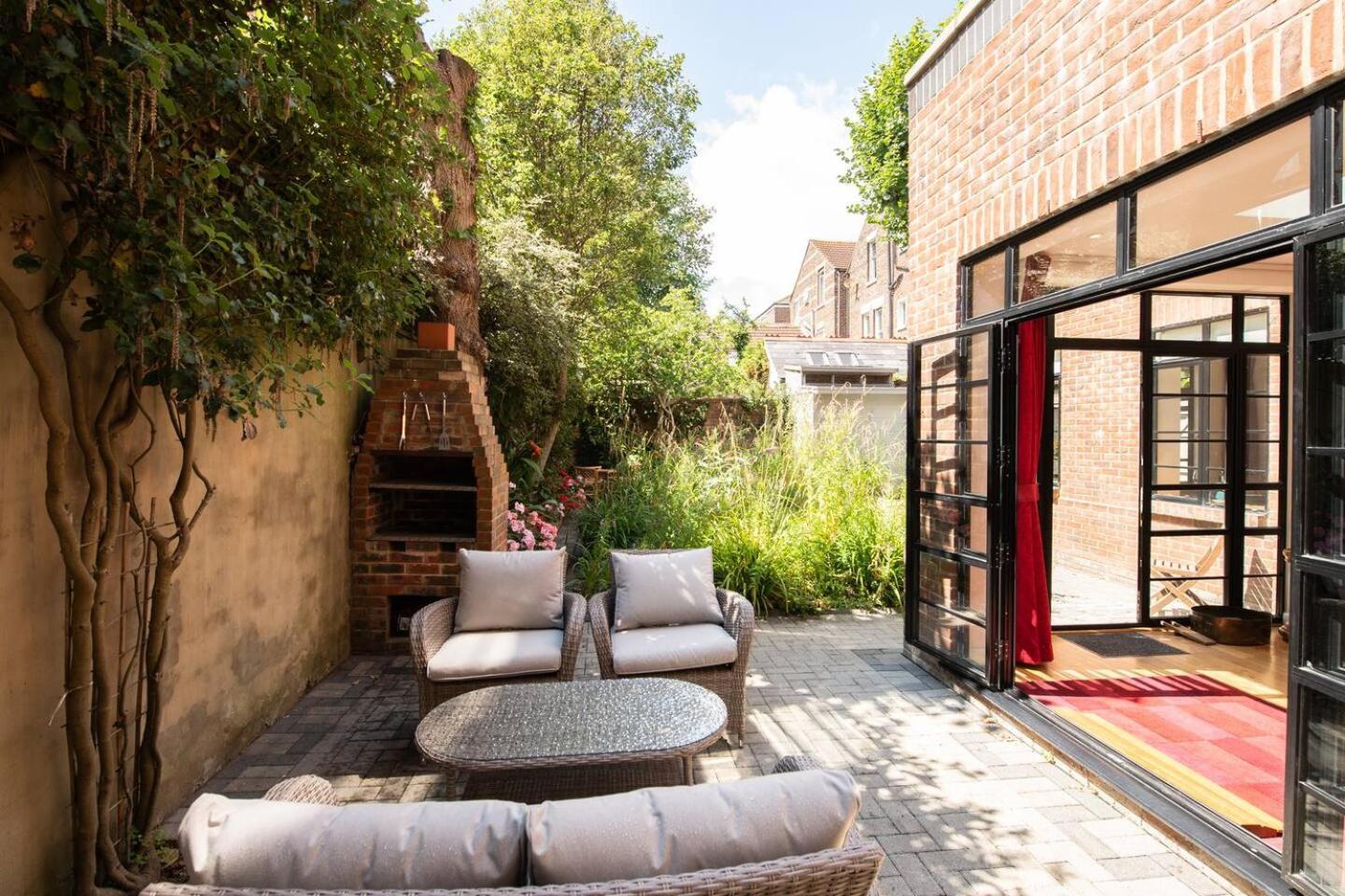 Wildflower Garden Apartment *