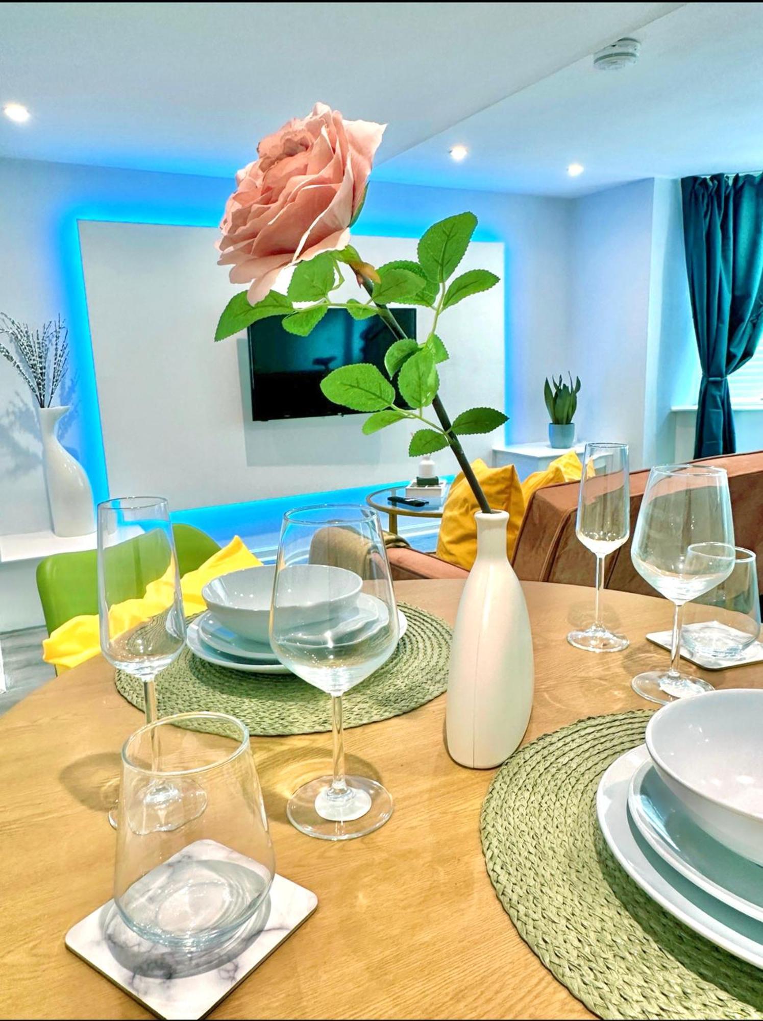 Centrally Located, Sleeps 4, 1 Bedroom In Apartment Portsmouth