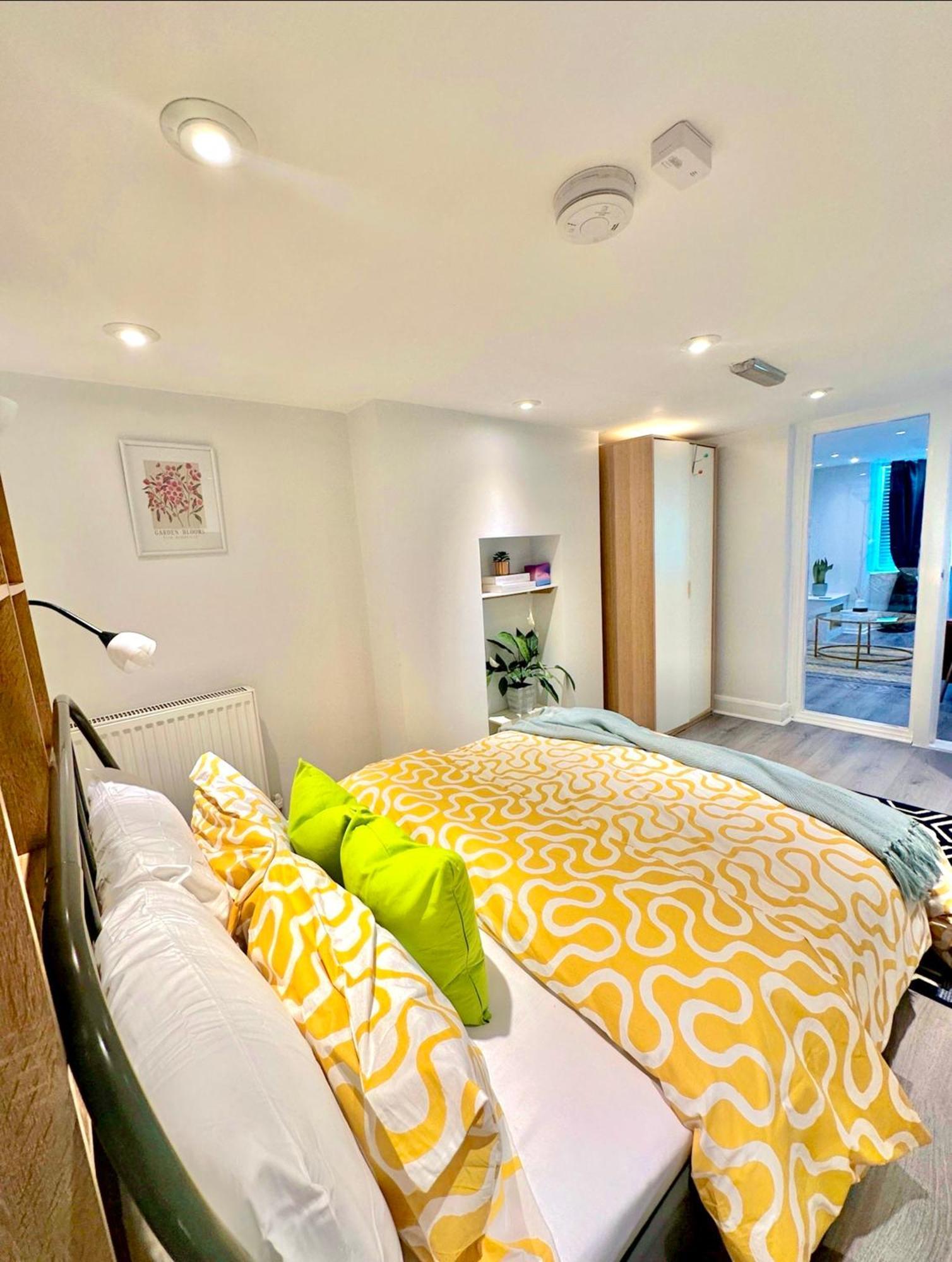 Centrally Located, Sleeps 4, 1 Bedroom In Apartment Portsmouth