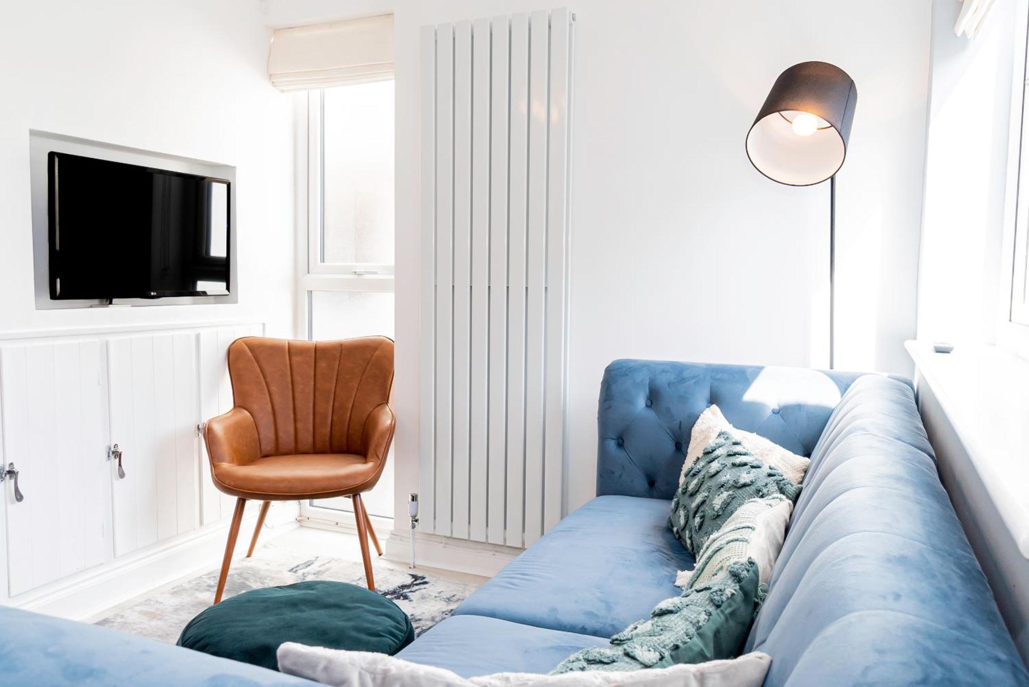 Bright & Breezy Apartment *