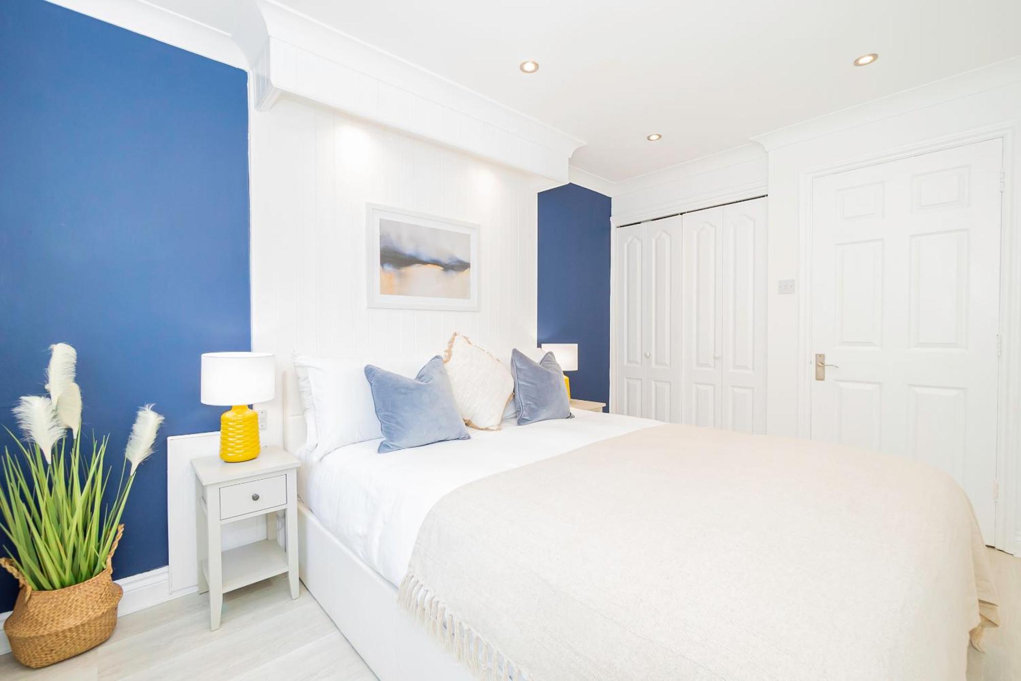 Bright & Breezy Apartment