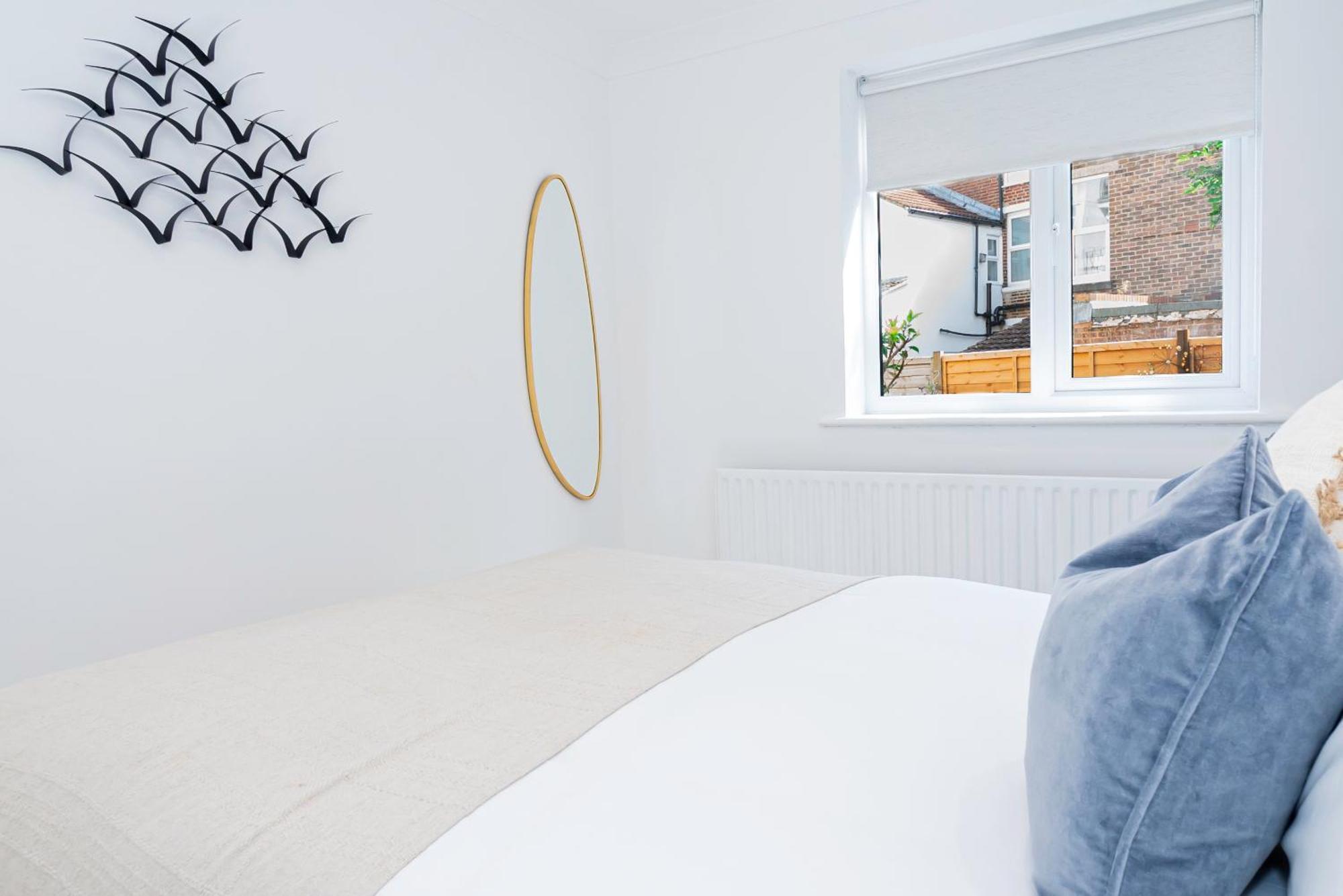 Bright & Breezy Apartment *