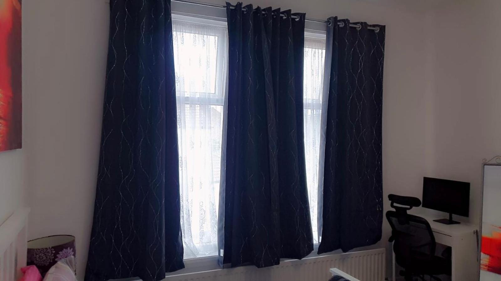 2 Bed 1st Floor Apartment-own Entrance & Parking Apartment *