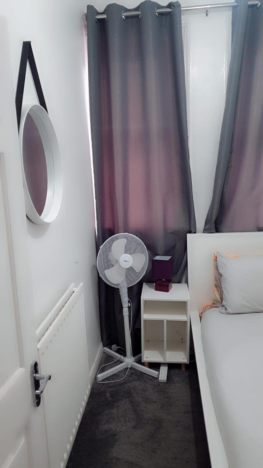 2 Bed 1st Floor Apartment-own Entrance & Parking Apartment Portsmouth