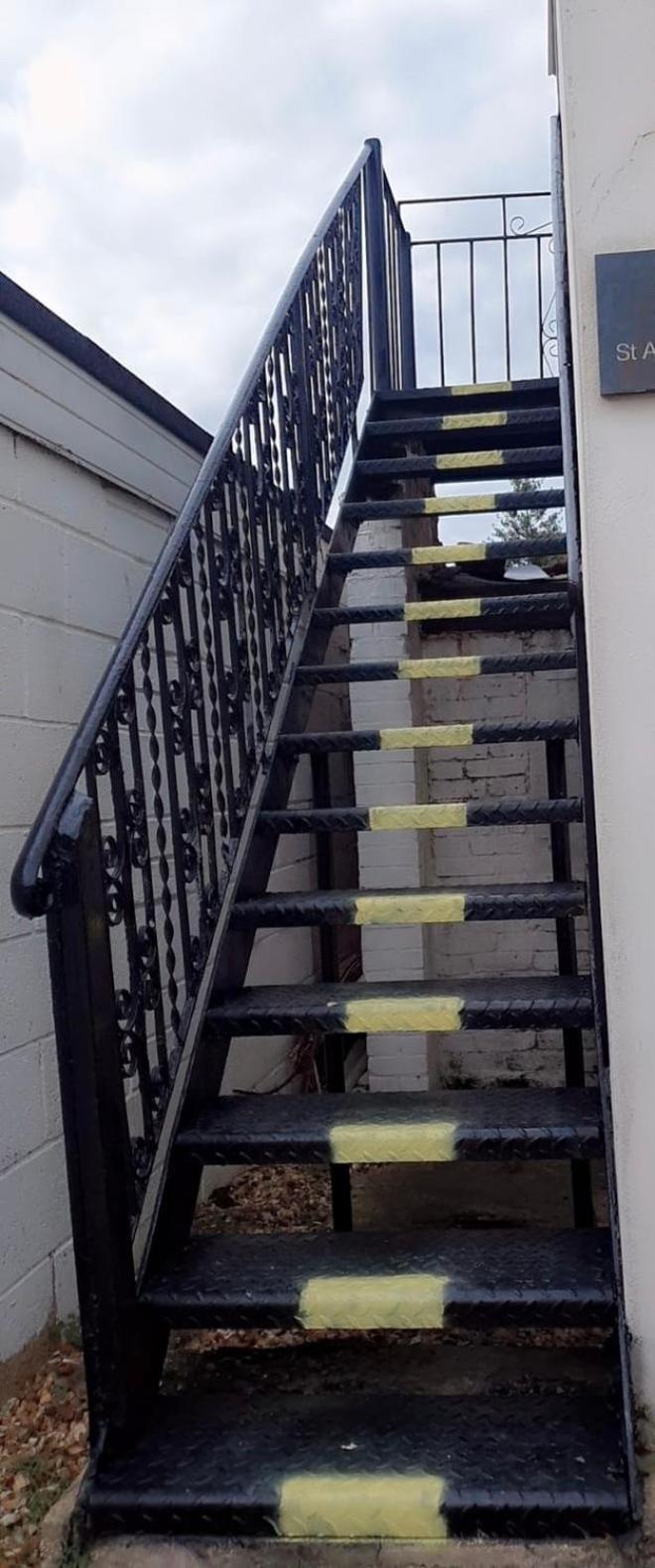2 Bed 1st Floor Apartment-own Entrance & Parking Portsmouth