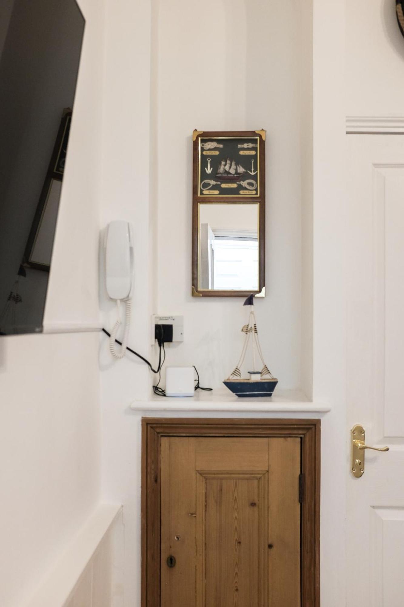 Apartment *newly Refurbished *central