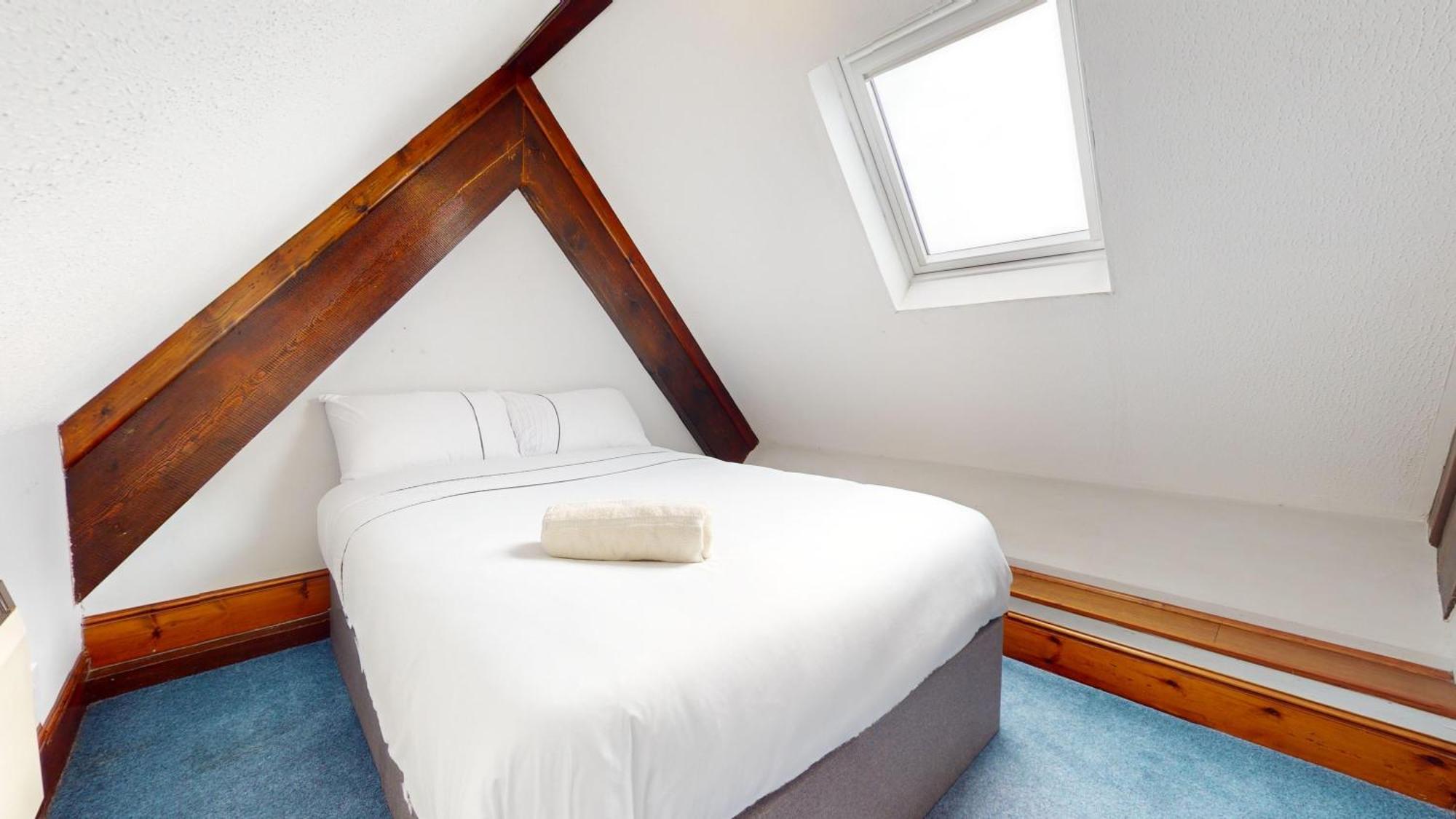Spacious 4-bedroom Penthouse Sleeps 8 - Great View And Free Parking * Portsmouth