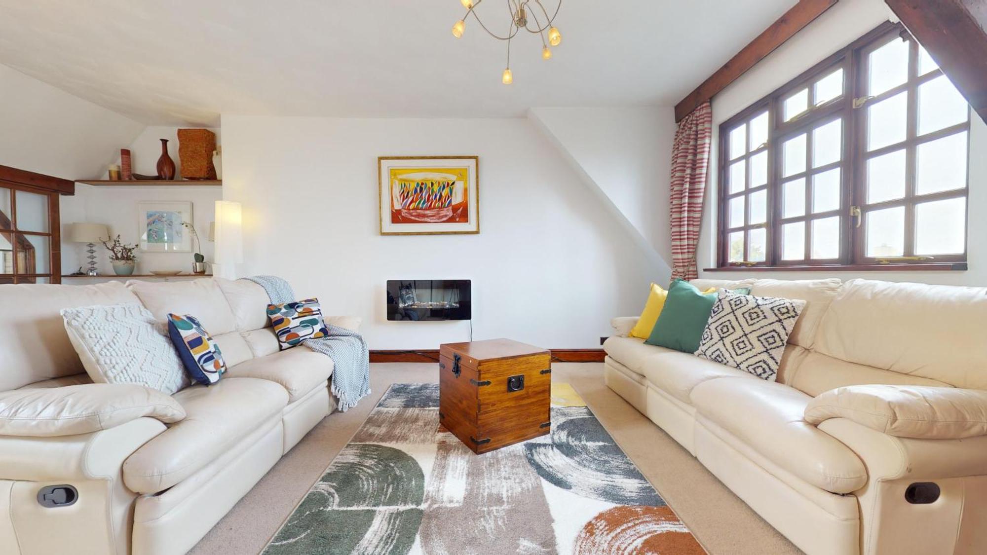Apartment Spacious 4-bedroom Penthouse Sleeps 8 - Great View And Free Parking