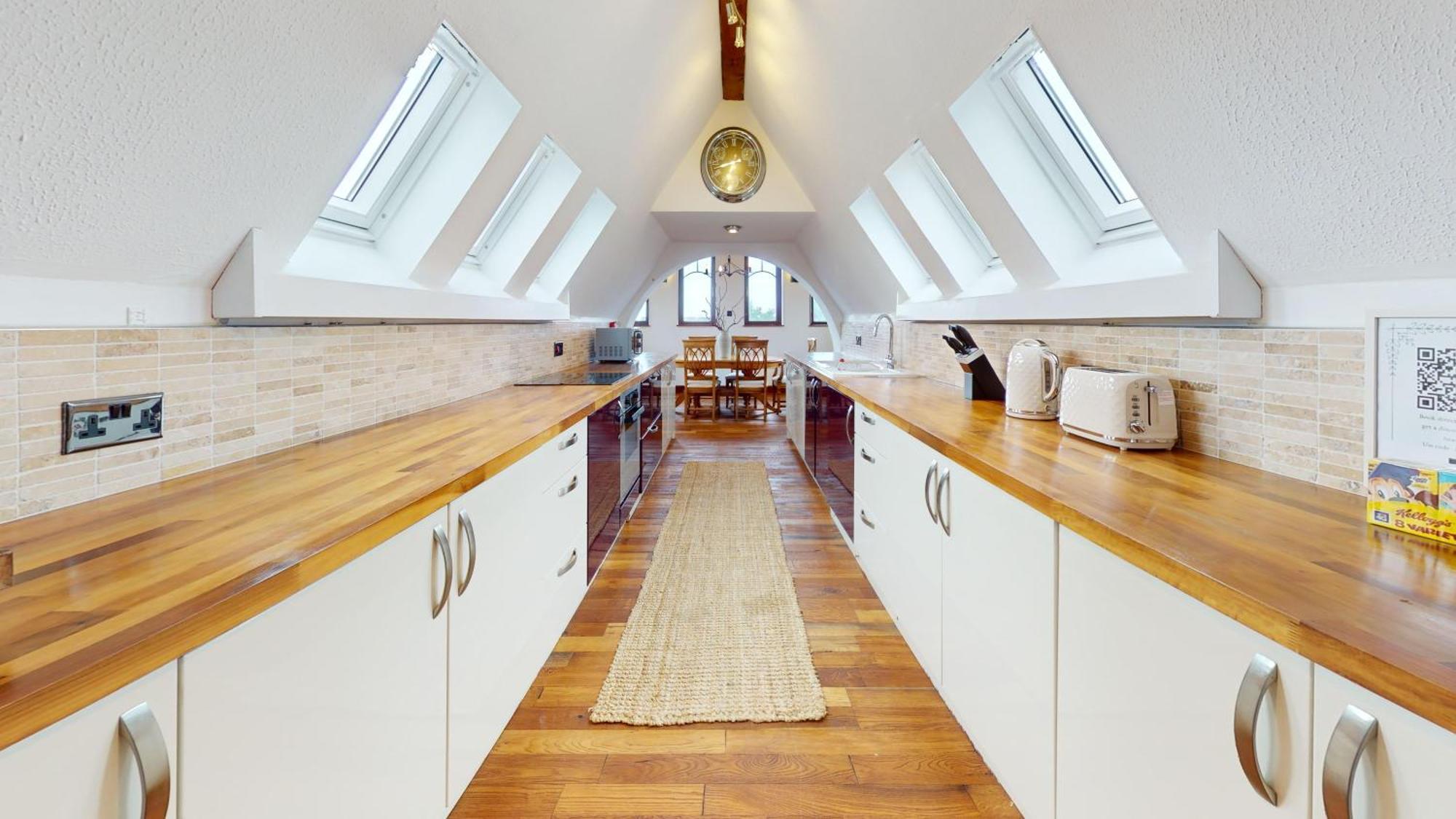 Spacious 4-bedroom Penthouse Sleeps 8 - Great View And Free Parking Portsmouth