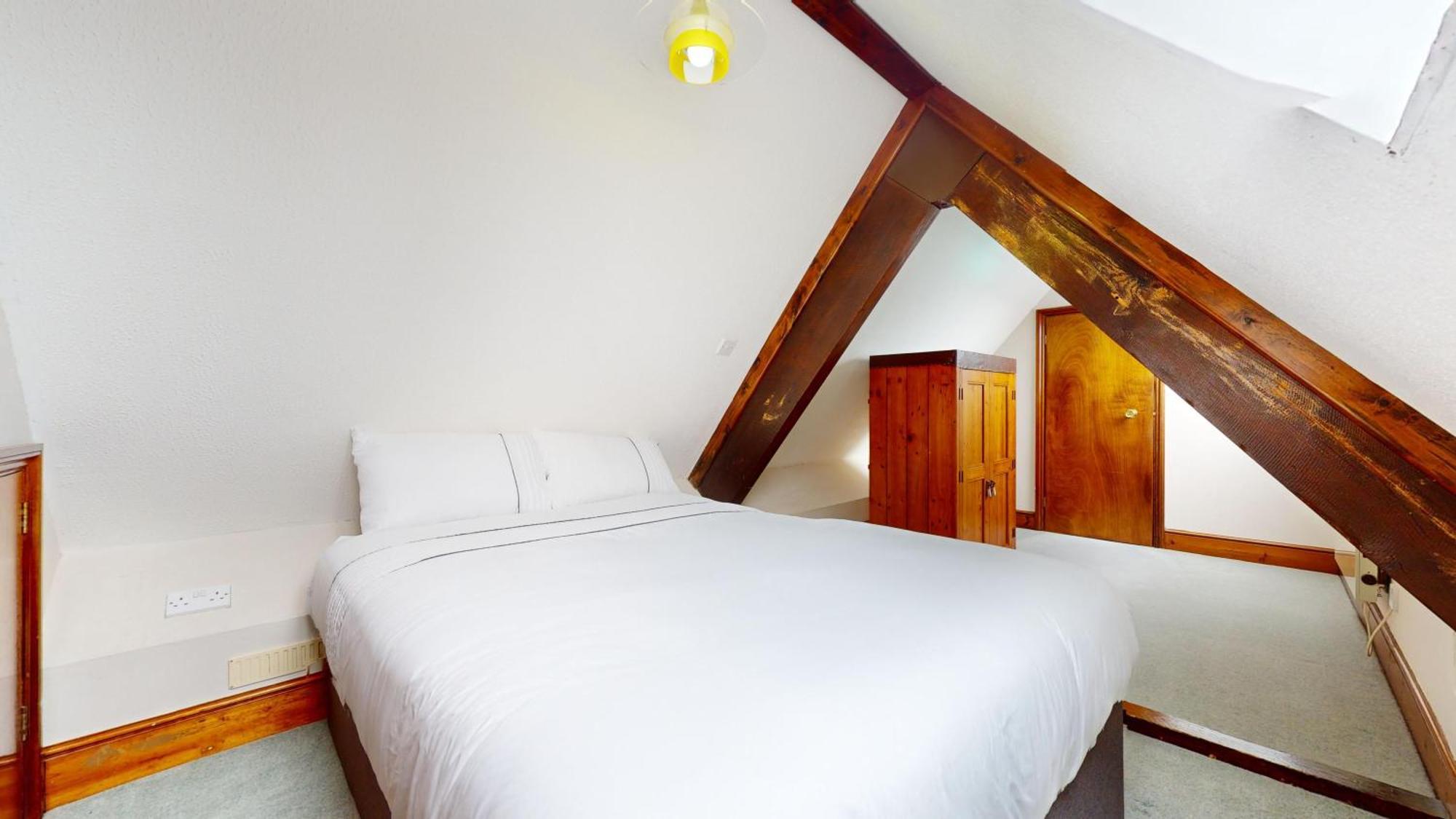 Spacious 4-bedroom Penthouse Sleeps 8 - Great View And Free Parking * Portsmouth