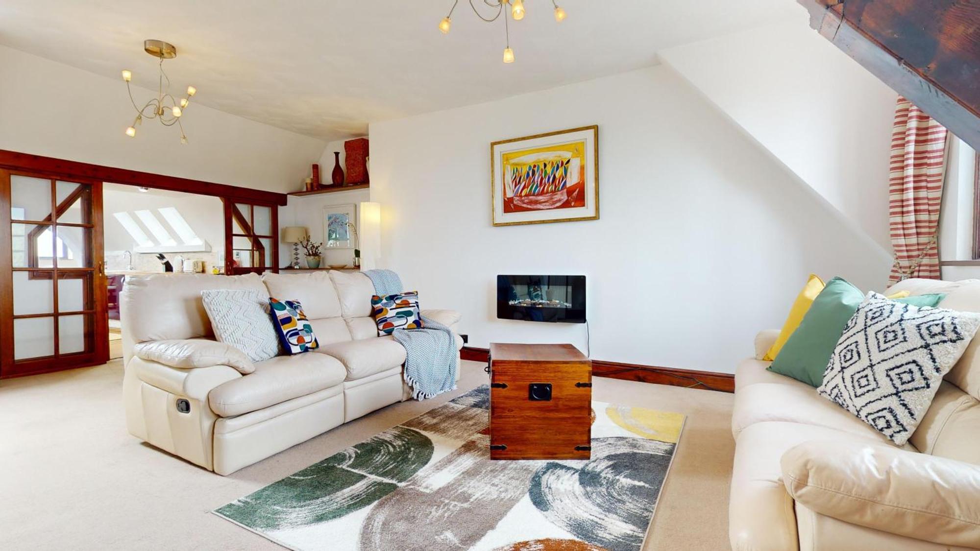 Spacious 4-bedroom Penthouse Sleeps 8 - Great View And Free Parking Apartment Portsmouth