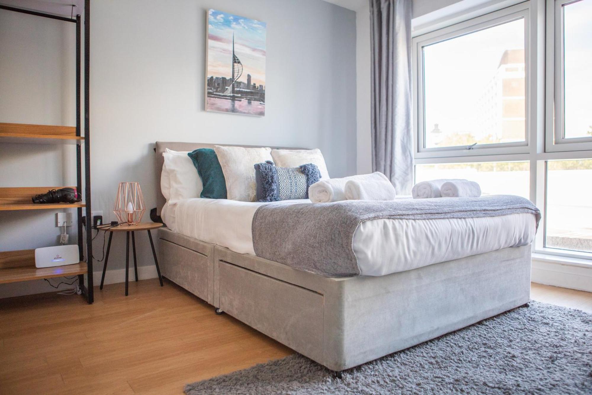 Stylish City Studio, In Gunwharf! *
